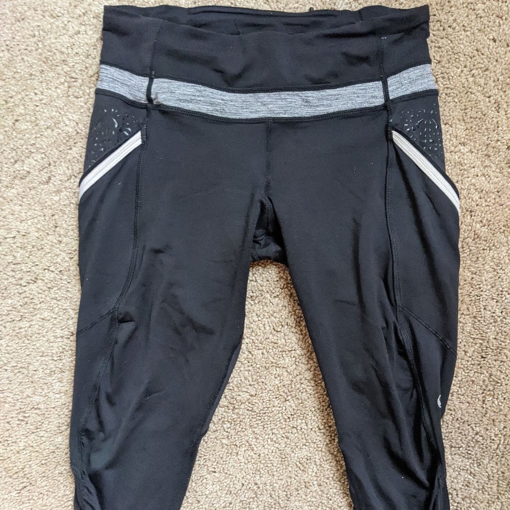 Lululemon Run a Marathon Crop, Size 6